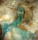 Berillo, variet&#224; smeraldo, Byrud Norvegia 1 mm coll. e foto L. Mattei